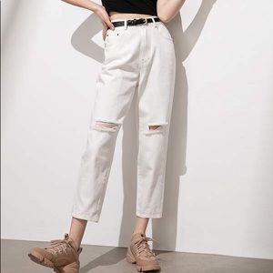 NWT J.ING Cassius White Ripped Boyfriend Jeans 26”